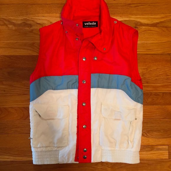 80's Retro cool French ski vest with hidden hood.